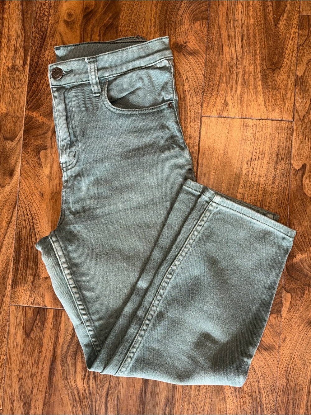BDG Girlfriend Jeans in Olive Green